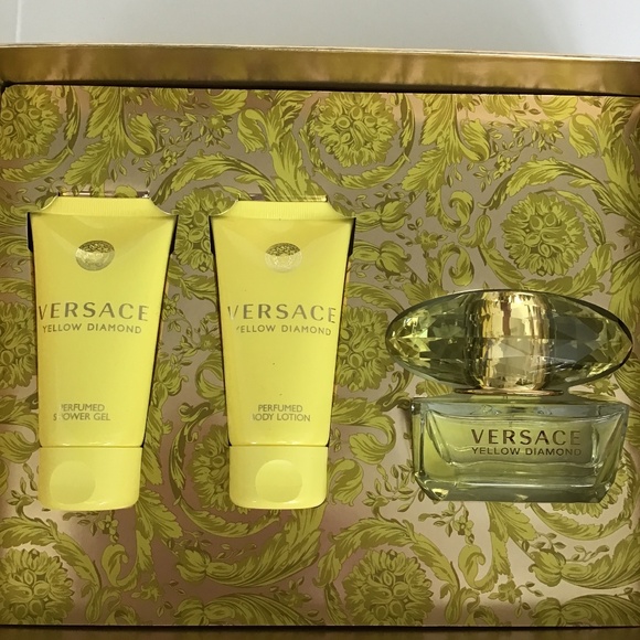 VERSACE Yellow Diamond 3pcs fragrance set with perfumed shower gel + body lotion - Picture 11 of 11